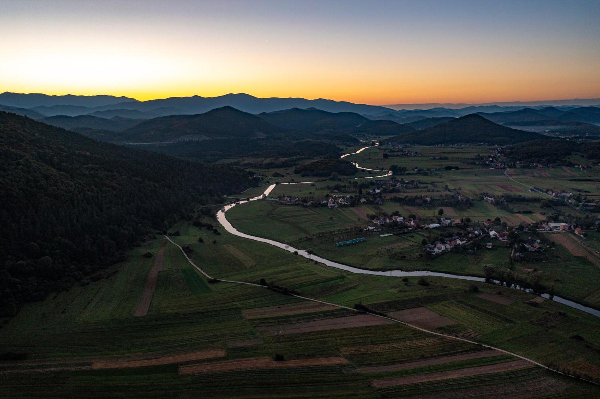 Riverside Apartments Otočac Zewnętrze zdjęcie